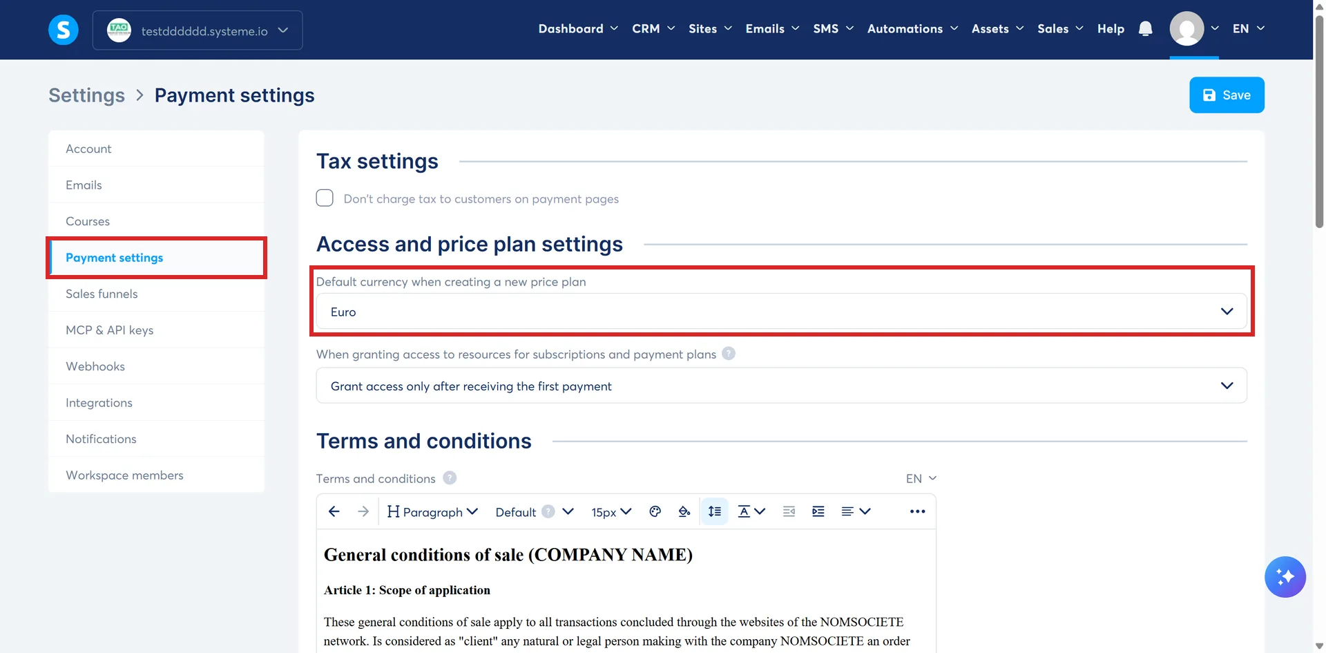 The Payment settings screen in systeme.io, with Payment settings marked in the menu and the Default currency when creating a new price plan field marked.