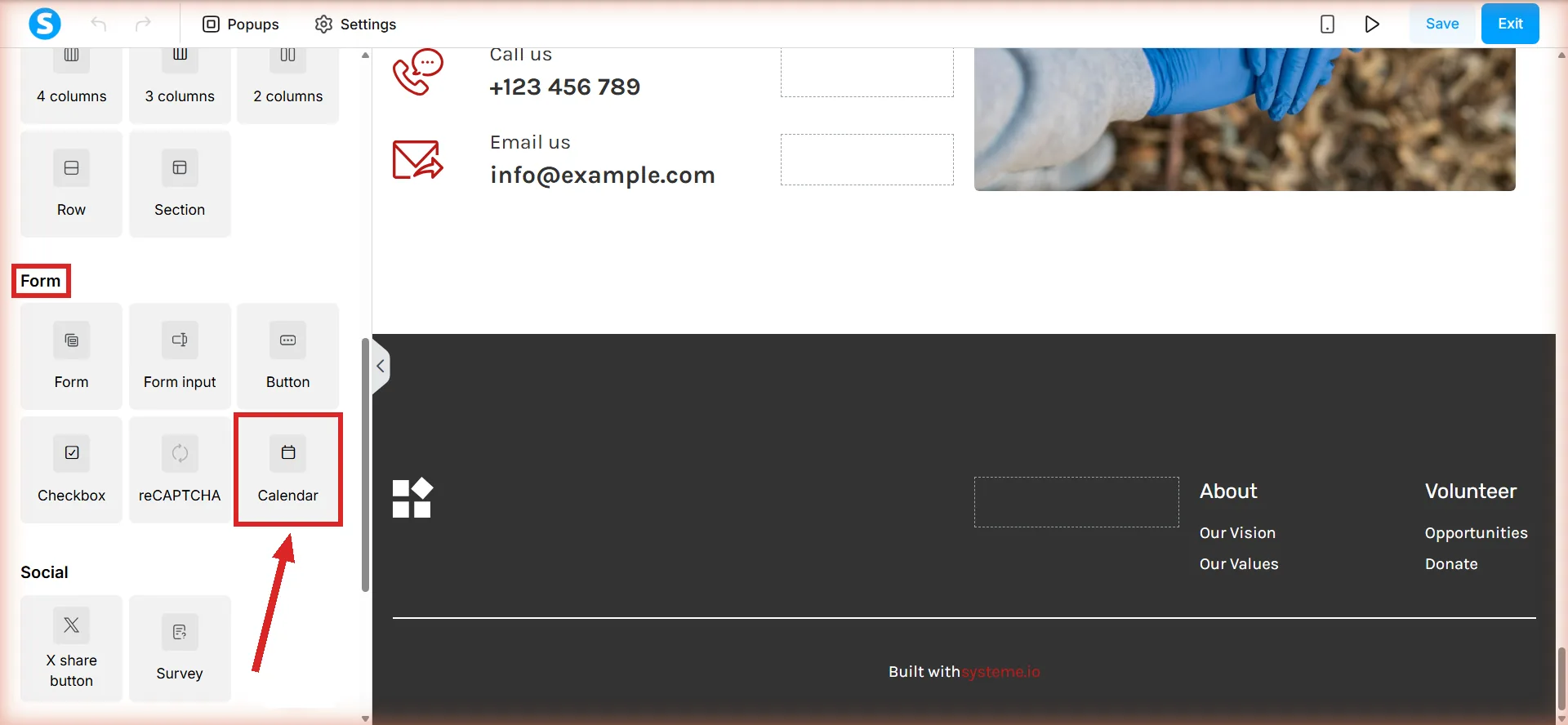 The systeme.io page editor's element panel, with the Form group heading and its Calendar element highlighted.